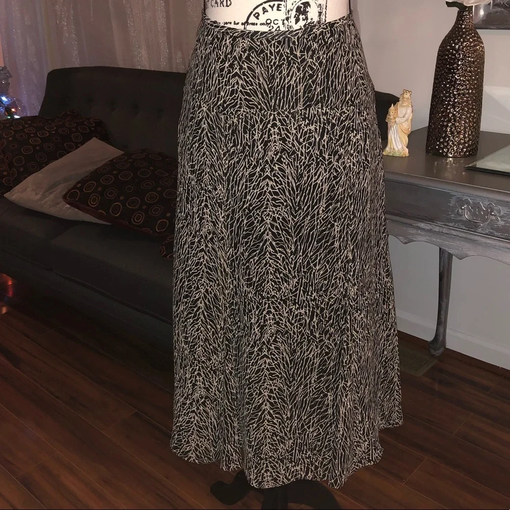 Jones wear women’s skirts 6P